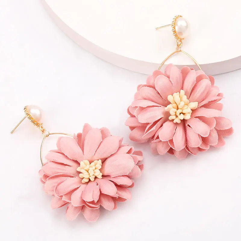 Elegant Pearl Flower Earrings for Women High-End Metal Design Trendy Fashion Accessories
