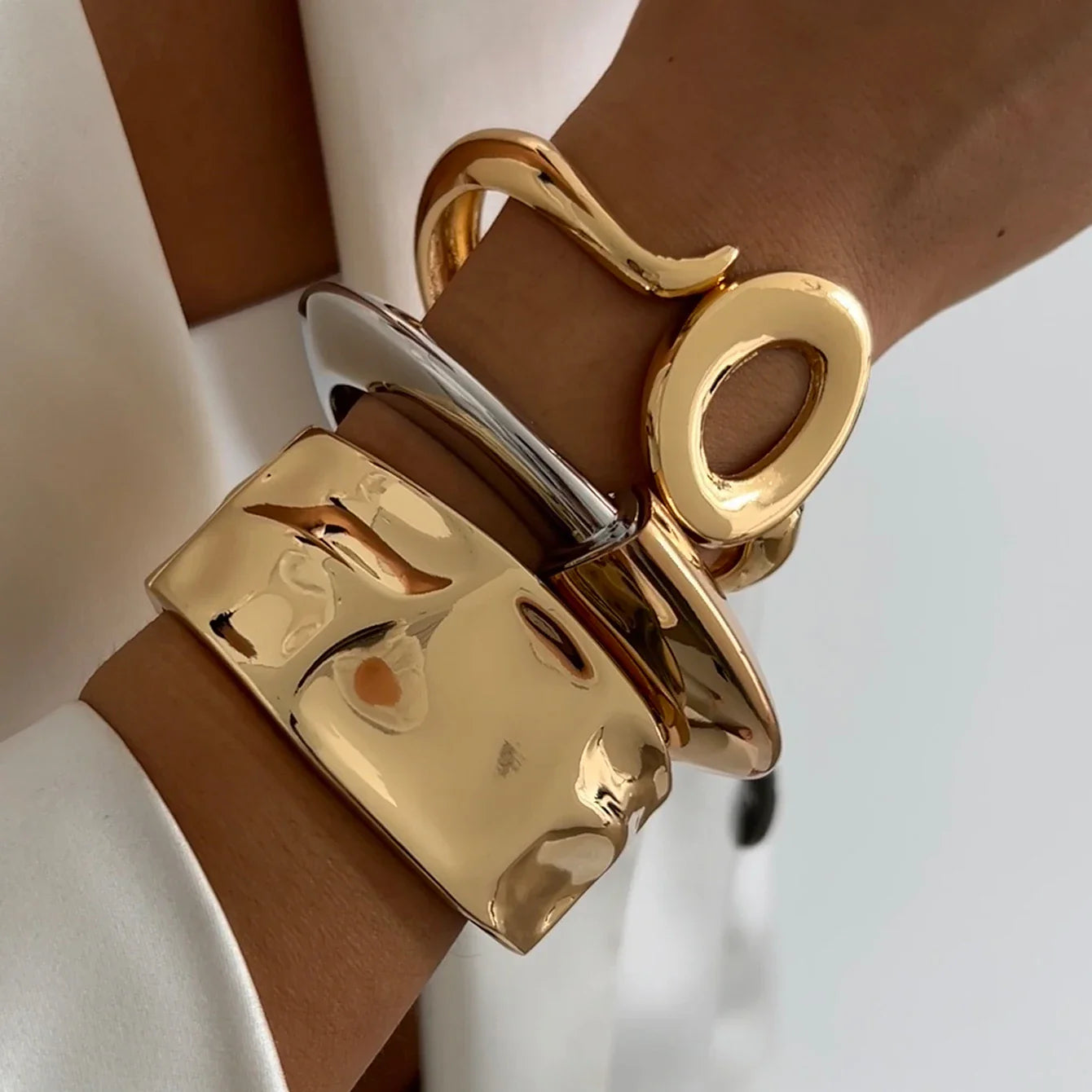 Exaggerated Punk Irregular Wide Cuff Bangle for Women Vintage Gold Color Chunky Metal Bracelet