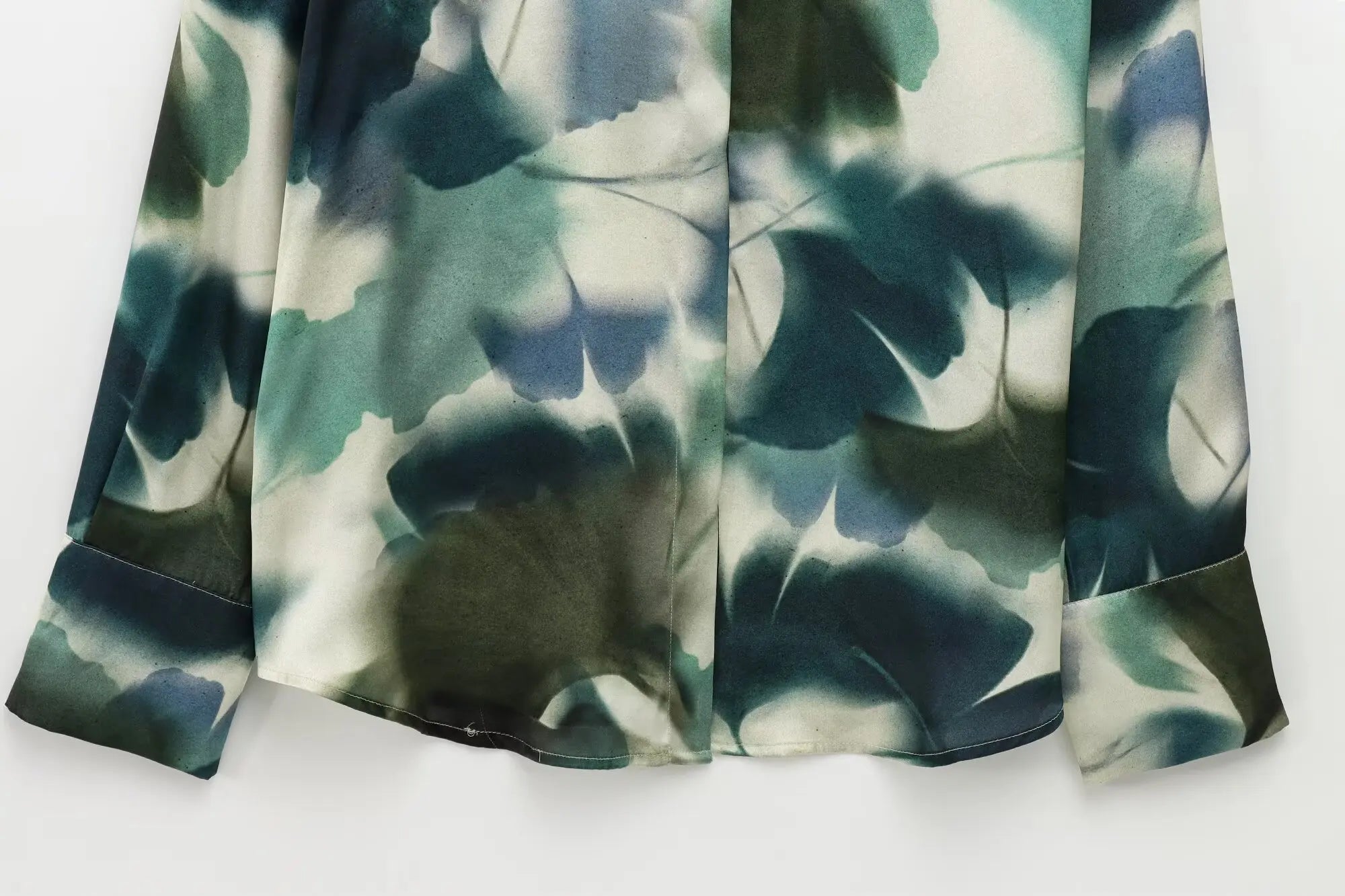 Elegant Printed Silk Satin Lapel Long Sleeve Shirt for Women with Soft Texture and Stylish Fit