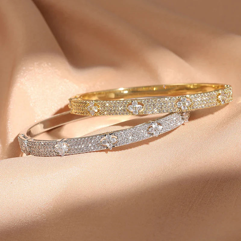 Four Leaf Flower Inlaid Shiny Zircon Bracelet for Women Elegant Delicate Vintage Wedding Jewelry