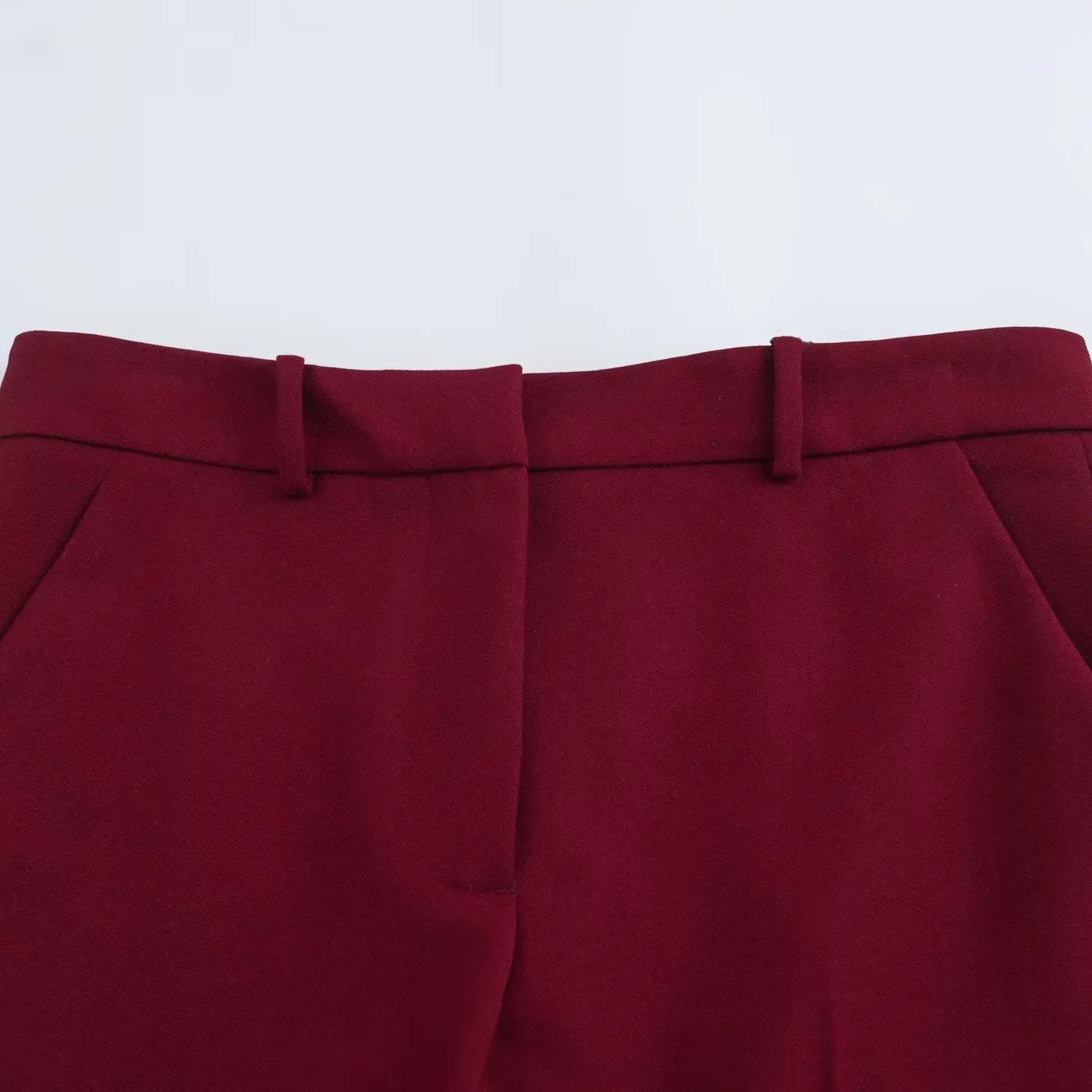 Women's V-neck Sleeveless Tank Top with Pocket and Solid Color Bellbottom Pants Set for Spring Fashion