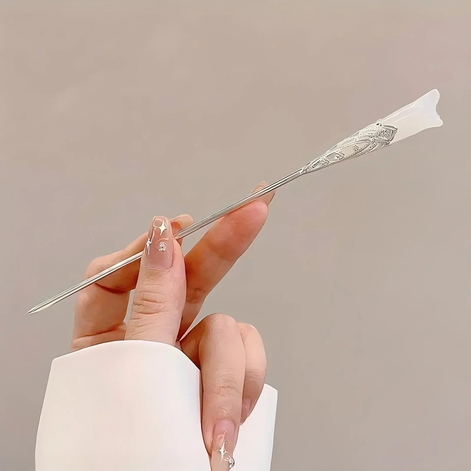 Traditional Chinese Hair Clip with Tassel and Floral Design Elegant Hairpin Accessory for Women