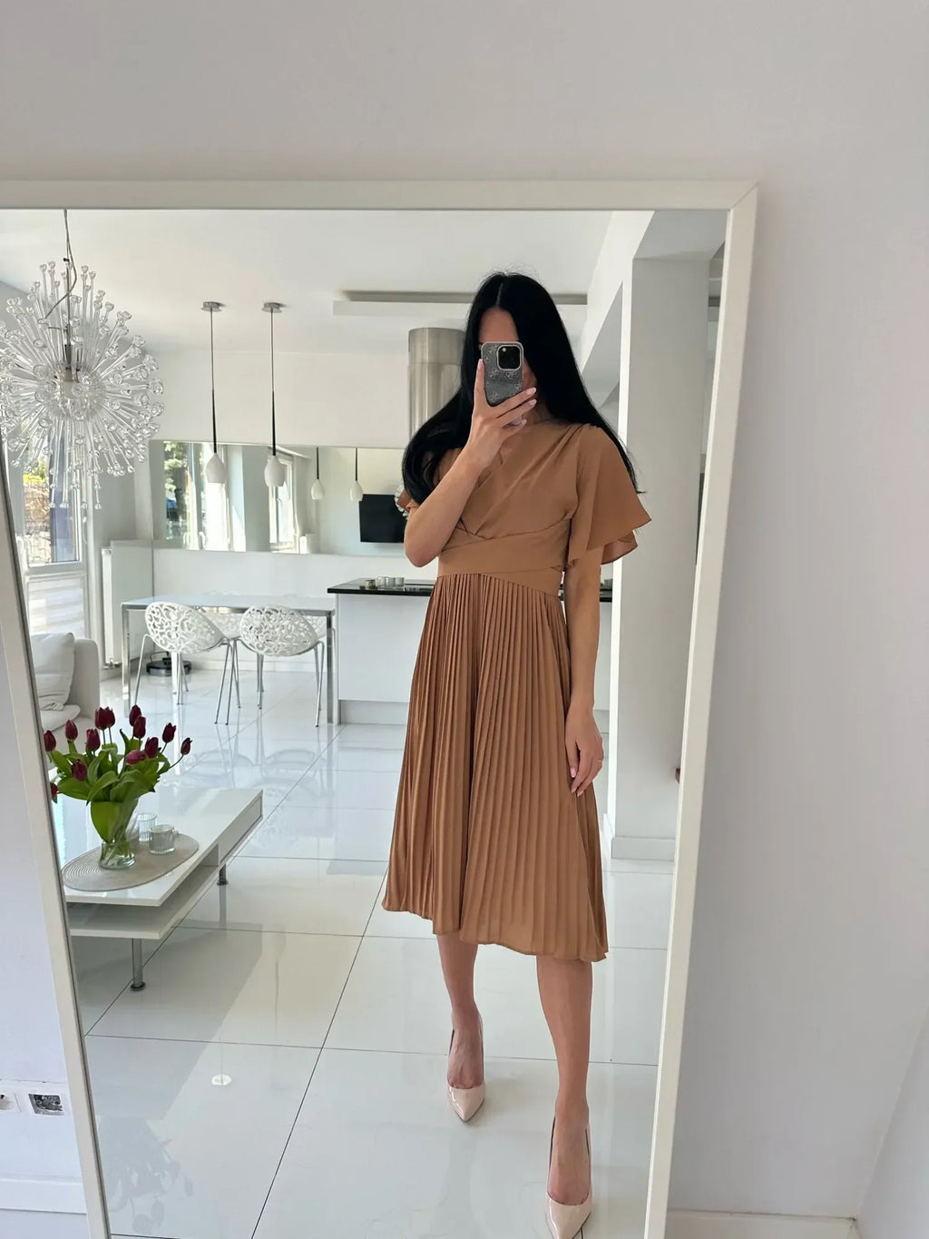 Summer V-Neck Pleated Dress With Lace Up Waist Long Skirt