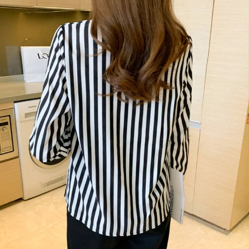 Women Black and White Striped Button Down Shirt Oversized Long Sleeve Boyfriend Blouse Casual Loose Fit Tops for Women