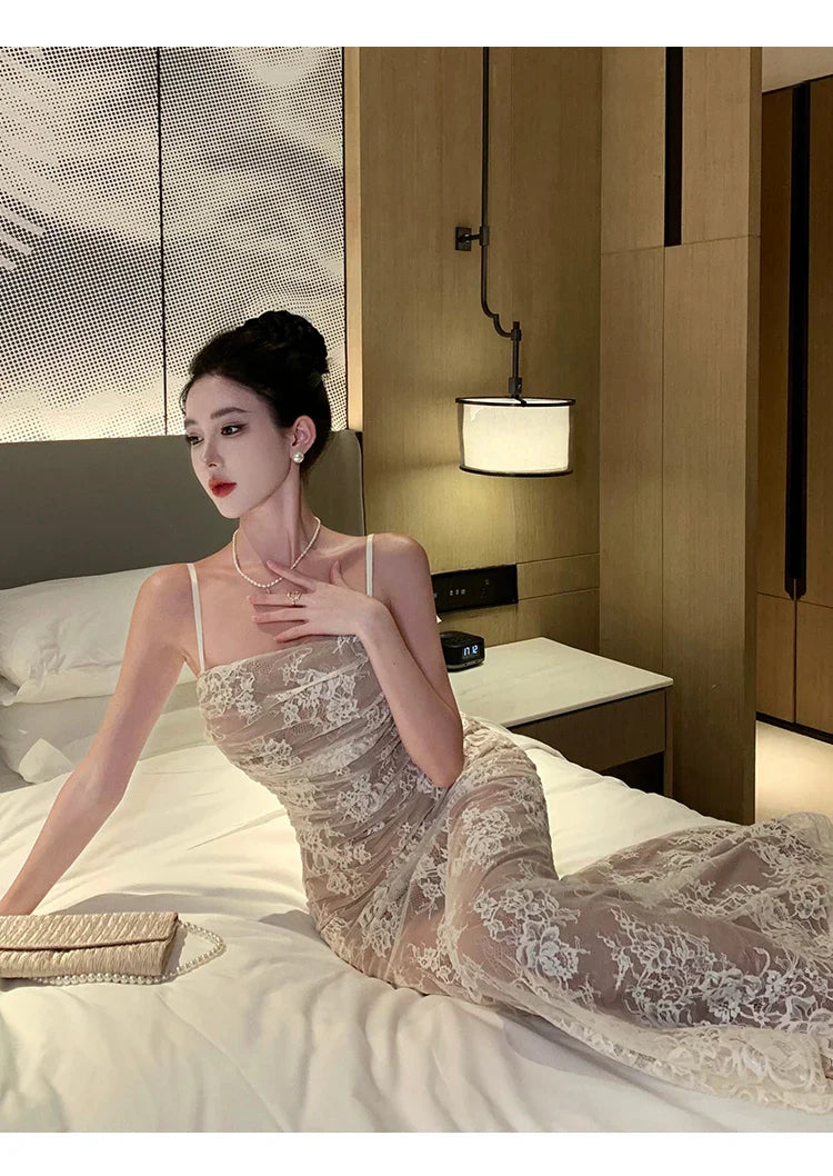 Elegant Mermaid Bandage Dress With White Lace For Wedding