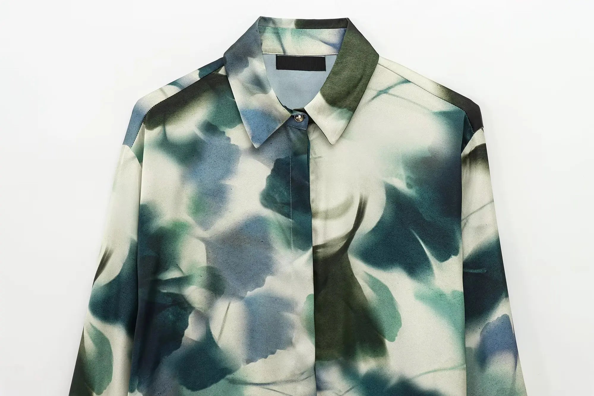 Elegant Printed Silk Satin Lapel Long Sleeve Shirt for Women with Soft Texture and Stylish Fit