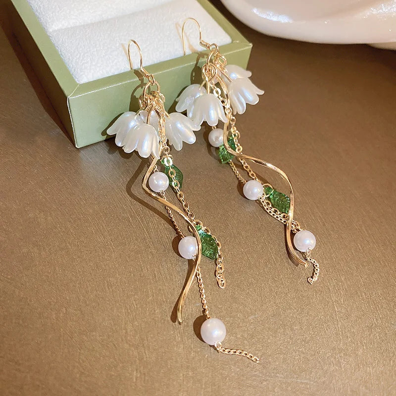 Korean Angel Eye Rhinestone Hoop Earrings in Gold Color with Tulip Petal Design for Women