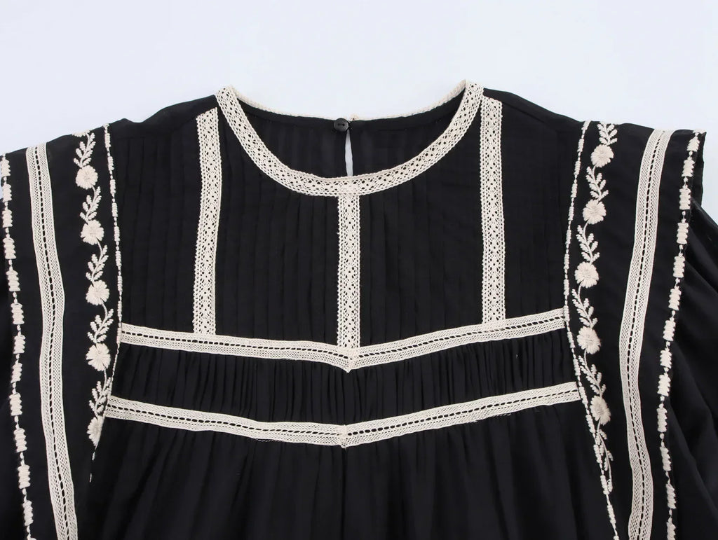 Women's Contrasting Color Embroidered Shirt with Round Neck Puff Sleeves and Loose Hem Casual Chic Top for Spring and Summer