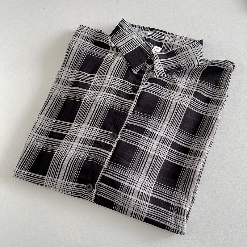 Breezy Oversized Plaid Shirt for Women Long Sleeve Collared Button-Down Blouse Casual Spring Summer Boyfriend Style Top