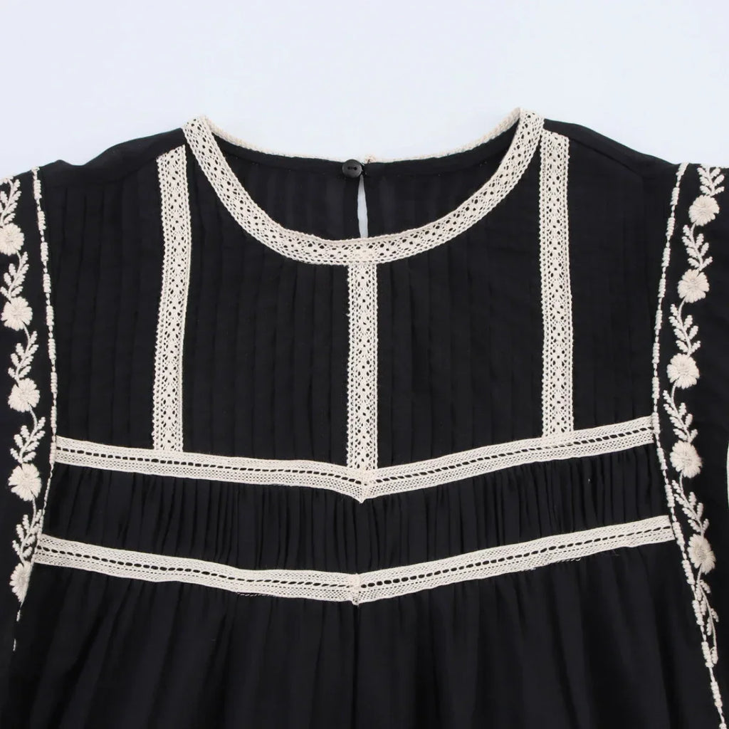 Women's Contrasting Color Embroidered Shirt with Round Neck Puff Sleeves and Loose Hem Casual Chic Top for Spring and Summer