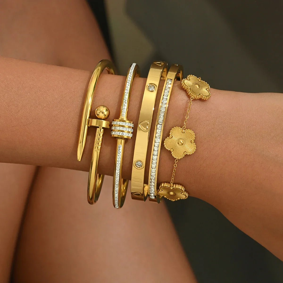 Stainless Steel Four Leaf Clover Lucky Bracelet Fashion Women's Nail Bracelet Gold Bangles