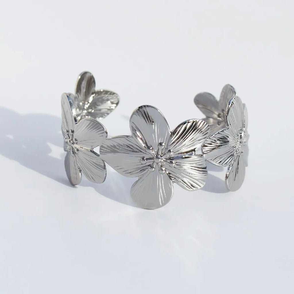 Women's Trendy Waterproof Stainless Steel Flower Bracelet for Travel and Parties