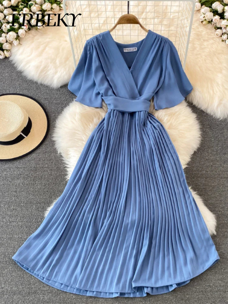 Summer V-Neck Pleated Dress With Lace Up Waist Long Skirt