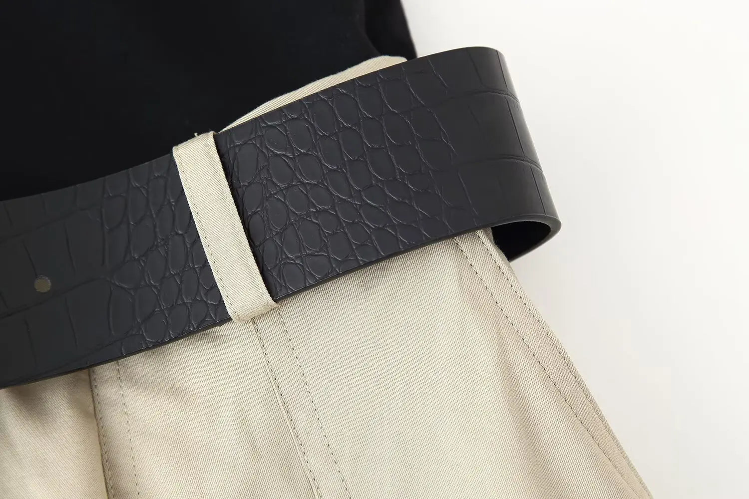 High Waist Pleated Dress With Belt Round Neck Sleeveless