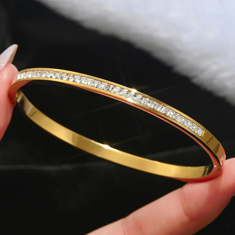 Stainless Steel Four-Leaf Clover Lucky Bracelet for Women Stylish Gold Nail Bangle