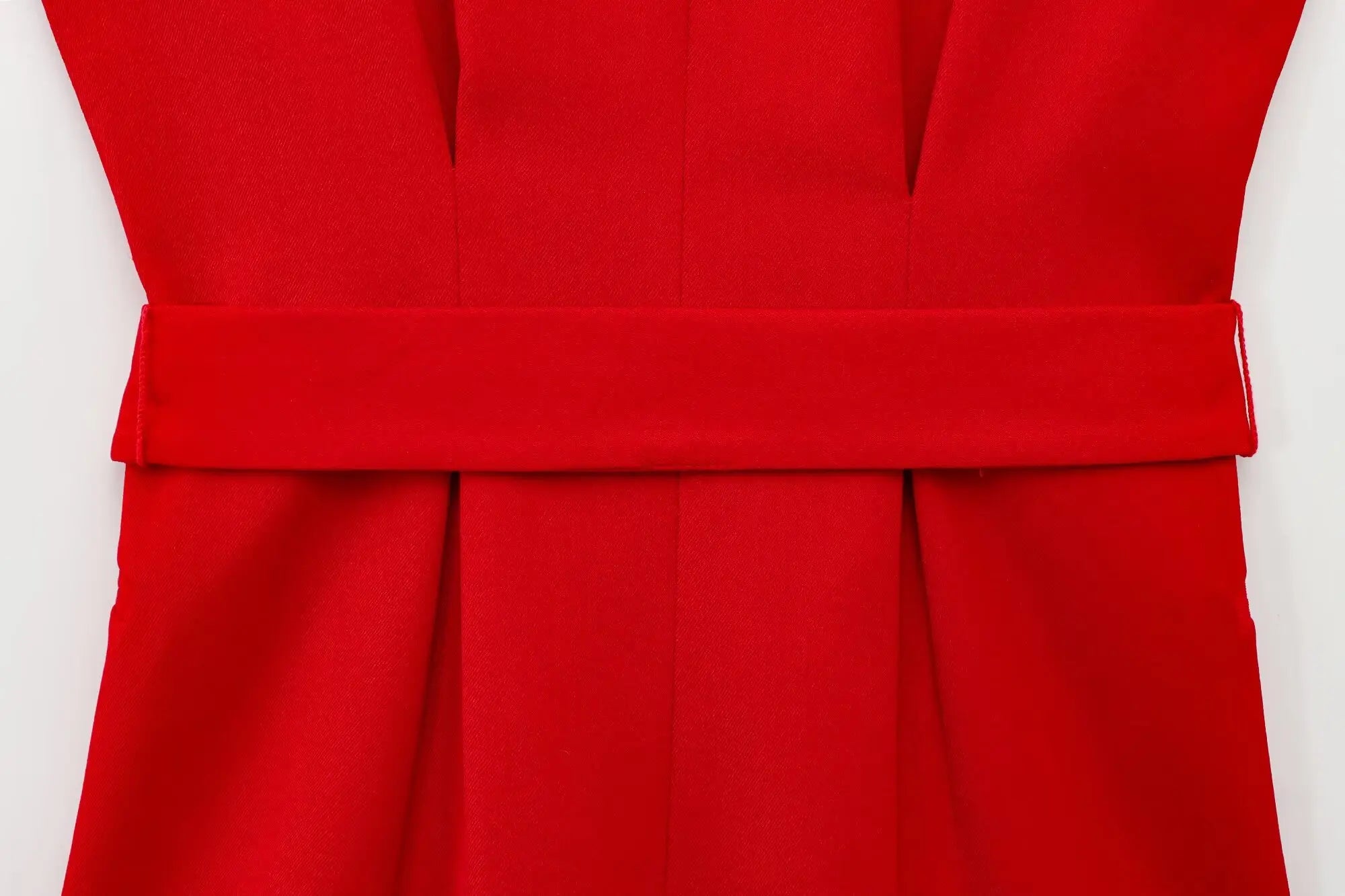 Elegant Red Belted Vest and Flared Pants Suit for Women Stylish and Versatile Two-Piece Outfit with Simple Chic Design