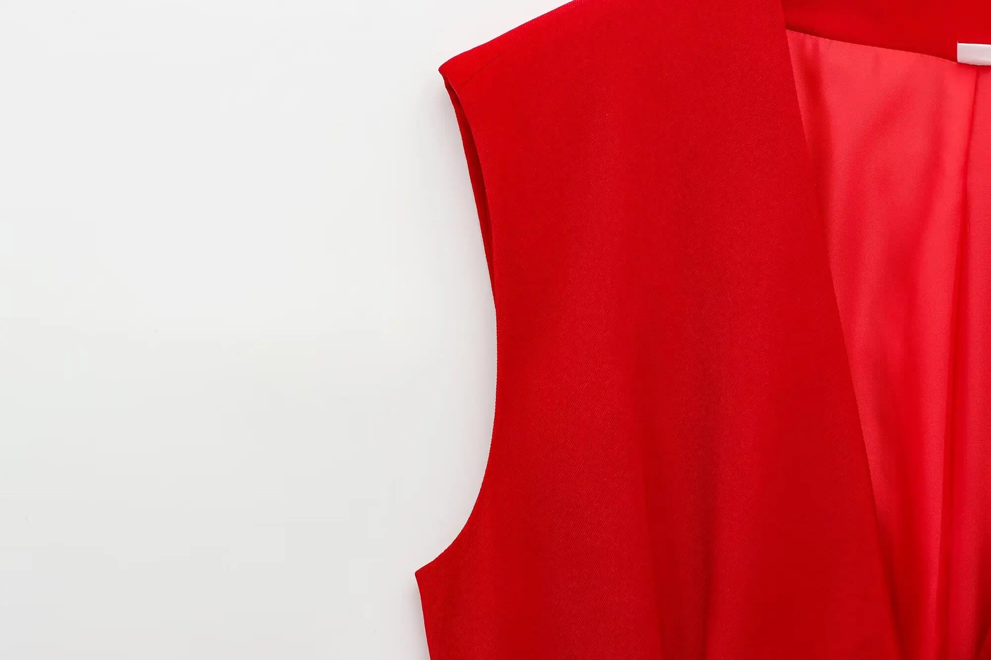 Elegant Red Belted Vest and Flared Pants Suit for Women Stylish and Versatile Two-Piece Outfit with Simple Chic Design