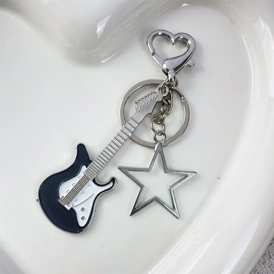 Y2K Guitar Love Heart Key Chain with Pentagram Pendant for Men and Women Cool Rock Punk Accessories Gift
