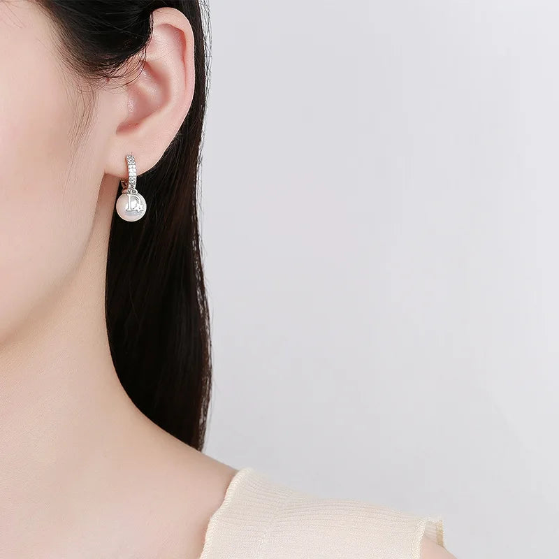 Trendy High-End Lightweight Luxury Earrings for Women