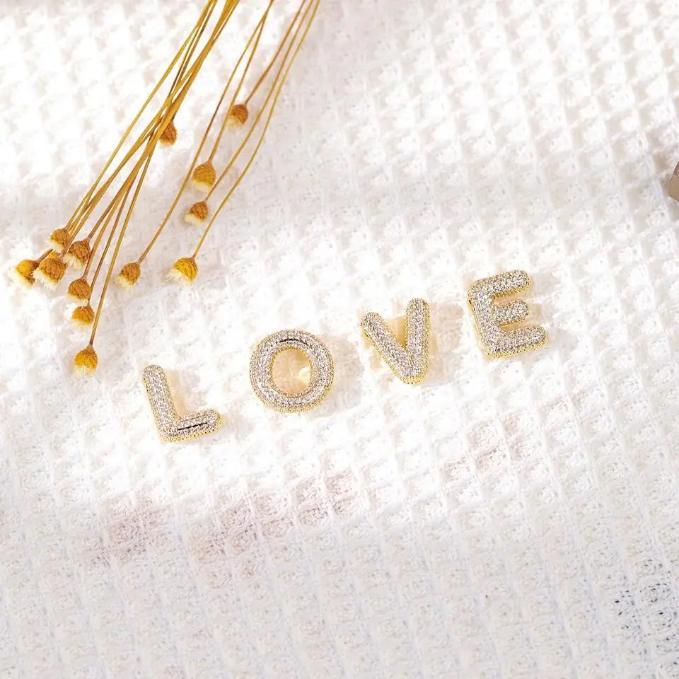 Exquisite Copper Gold-plated Zircon Pendant Minimalist Collarbone Chain Balloon Letter Necklace for Women