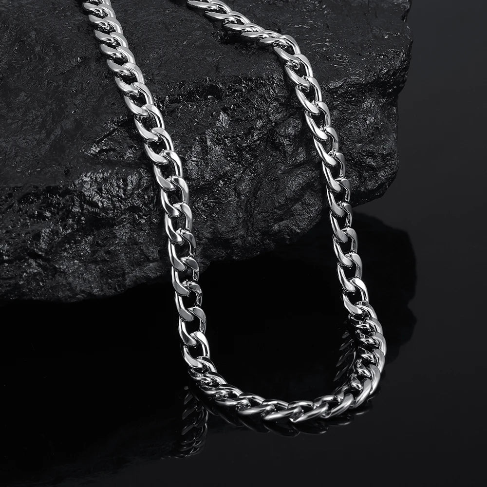 Classic Cuban Link Chain Necklace for Men and Women - High Quality Smooth Fashion Jewelry Suitable for All Occasions