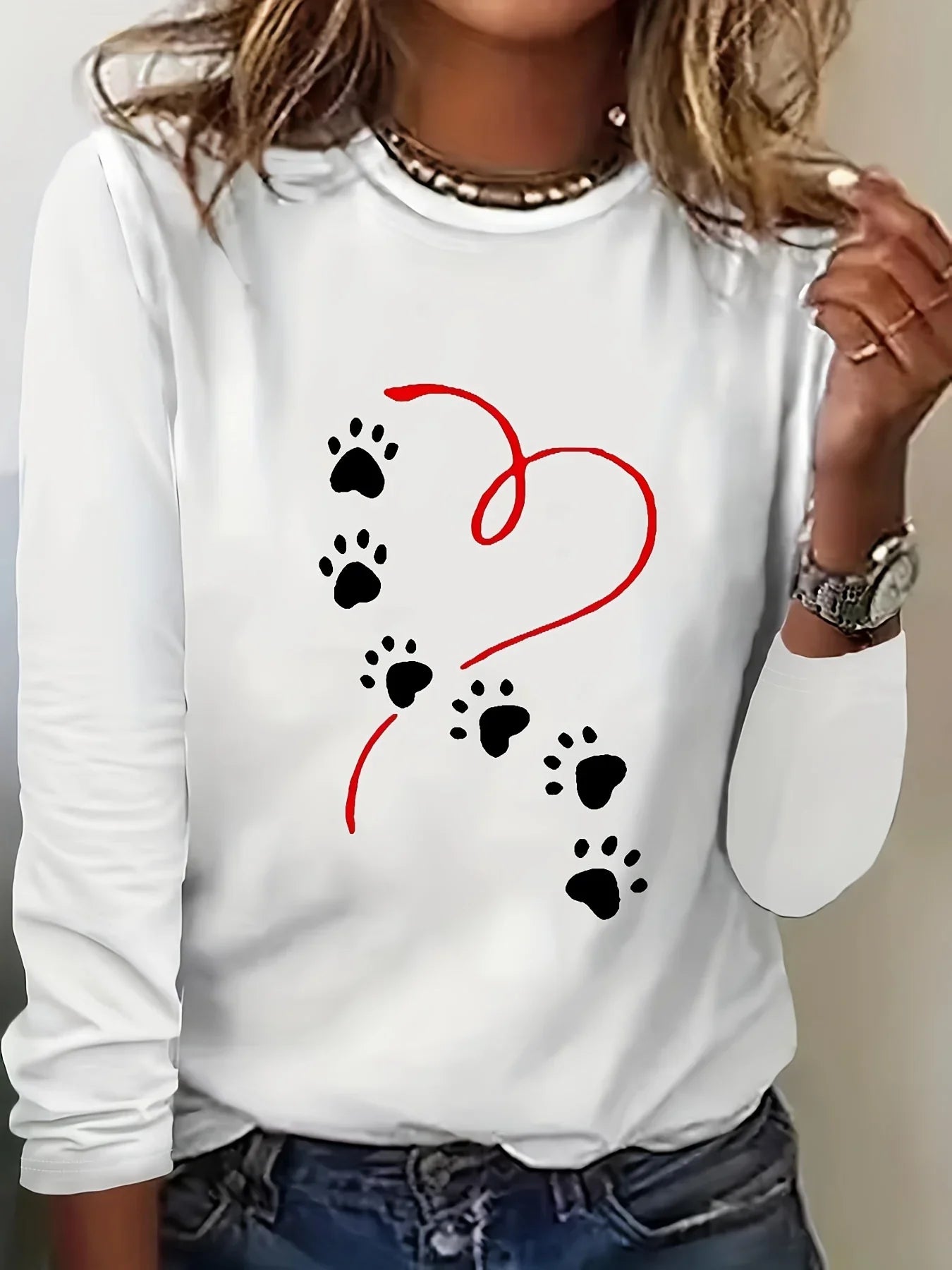 Cute Heart Dog Paw Print Long Sleeve T Shirt for Women - Comfortable Crew Neck Top in Black and White