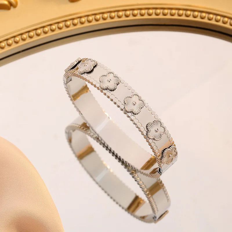 Minimalist 18K Gold Plated Flower Bracelet for Women with Plum Blossom Design and Cuban Chain for Daily Wear Jewelry Gift