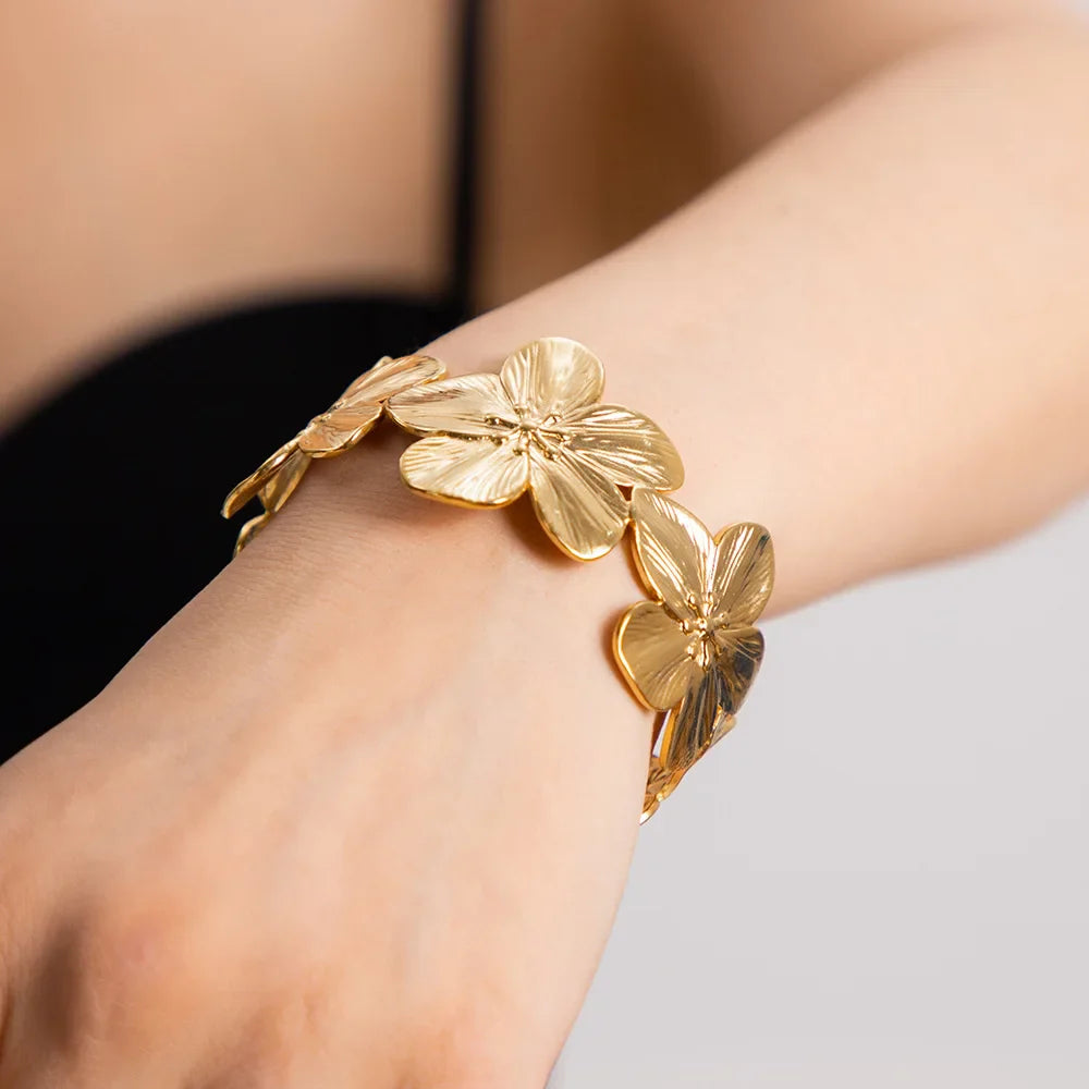 Women's Trendy Waterproof Stainless Steel Flower Bracelet for Travel and Parties