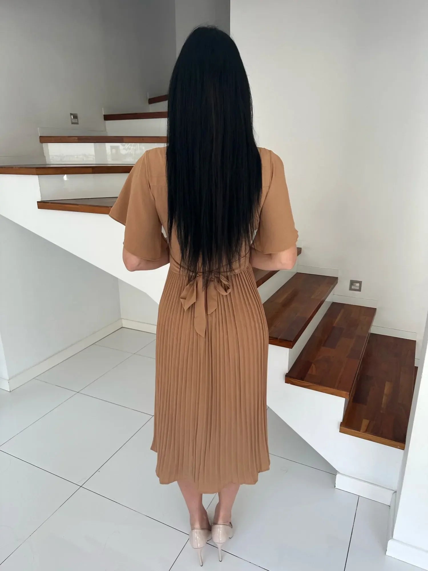 Summer V-Neck Pleated Dress With Lace Up Waist Long Skirt