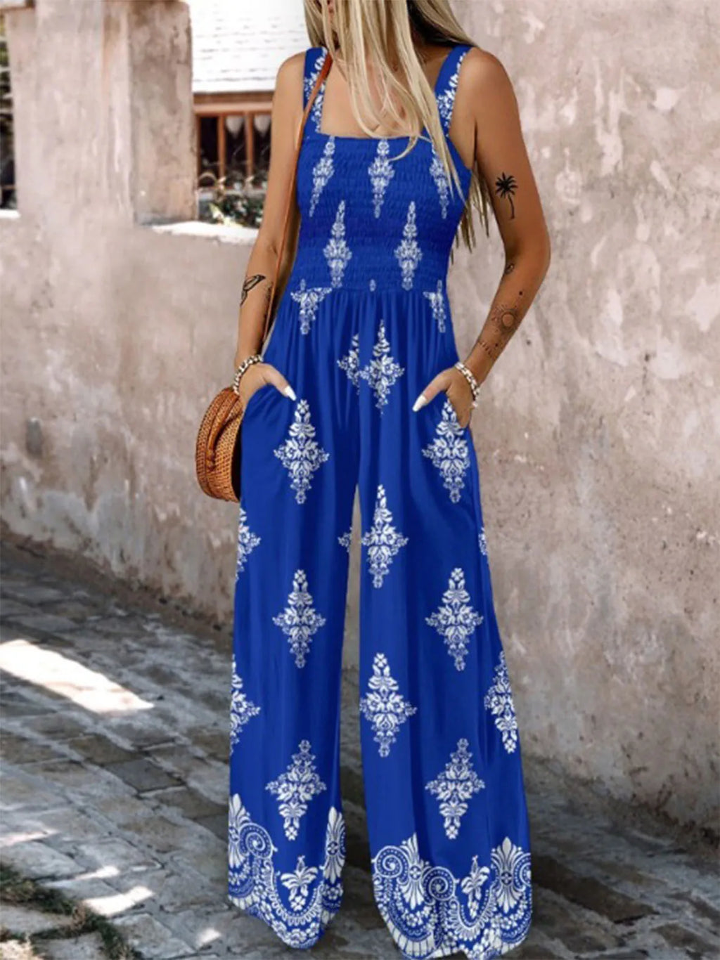 Woven Printed Wide Leg Jumpsuit for Women with Adjustable Straps and Functional Pockets Lightweight Commuter Spring and Summer Outfit