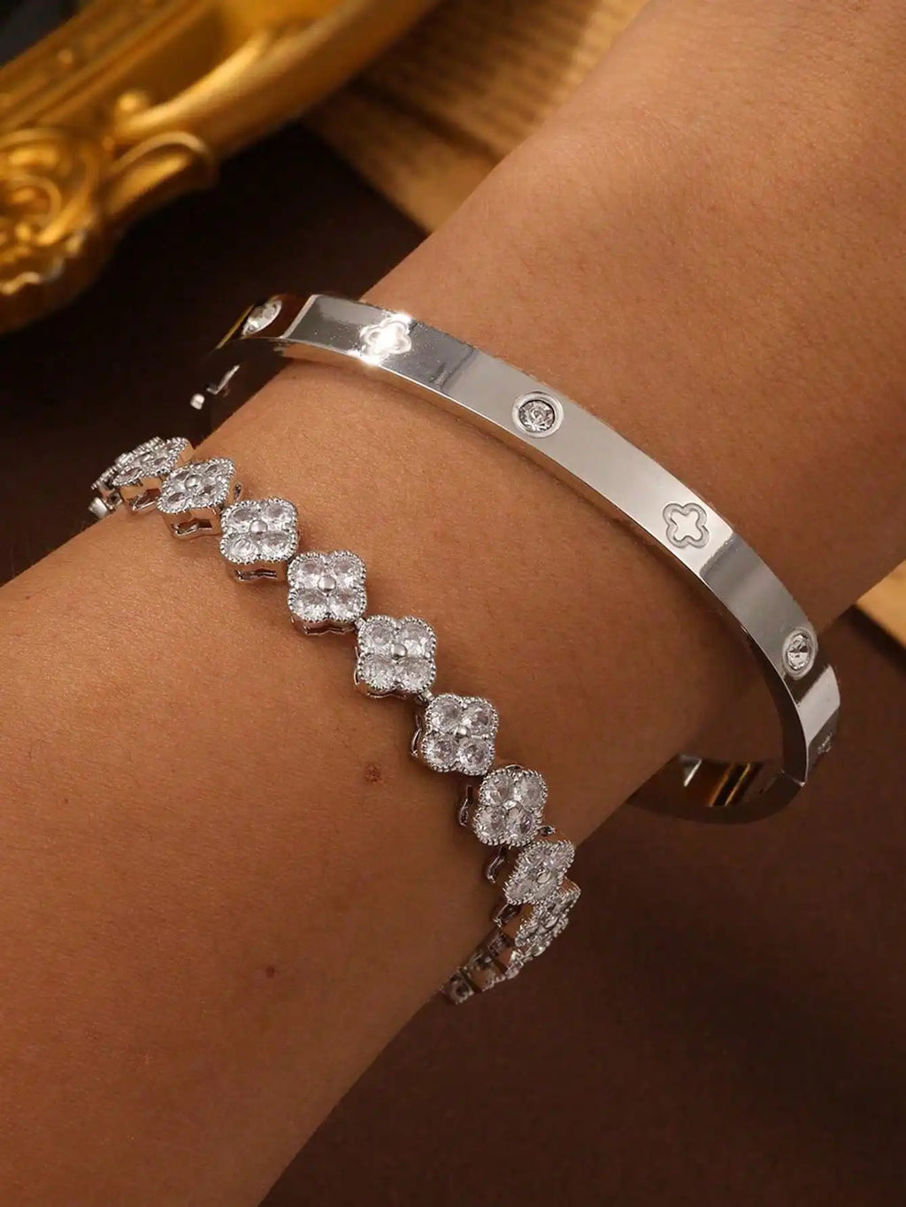 Delicate Lucky Clover Women Bracelet with Geometric Design and Crystal Embellishments in High Quality Stainless Steel