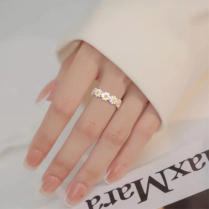 Trendy Silver Flower Ring for Women Unique Design Fashion Accessory Gift