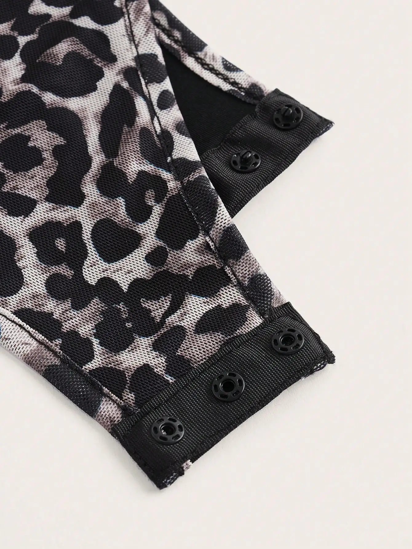 Leopard Print Sleeveless Jumpsuit with Tight Waist Multi-Color Design for Spring and Summer Outdoor Wear