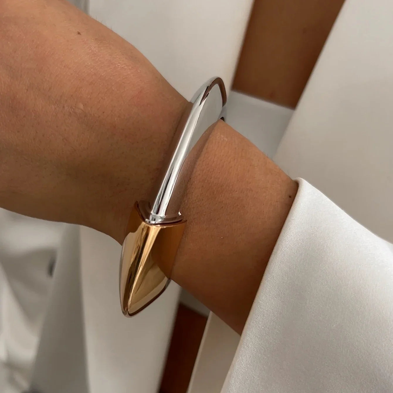 Exaggerated Punk Irregular Wide Cuff Bangle for Women Vintage Gold Color Chunky Metal Bracelet