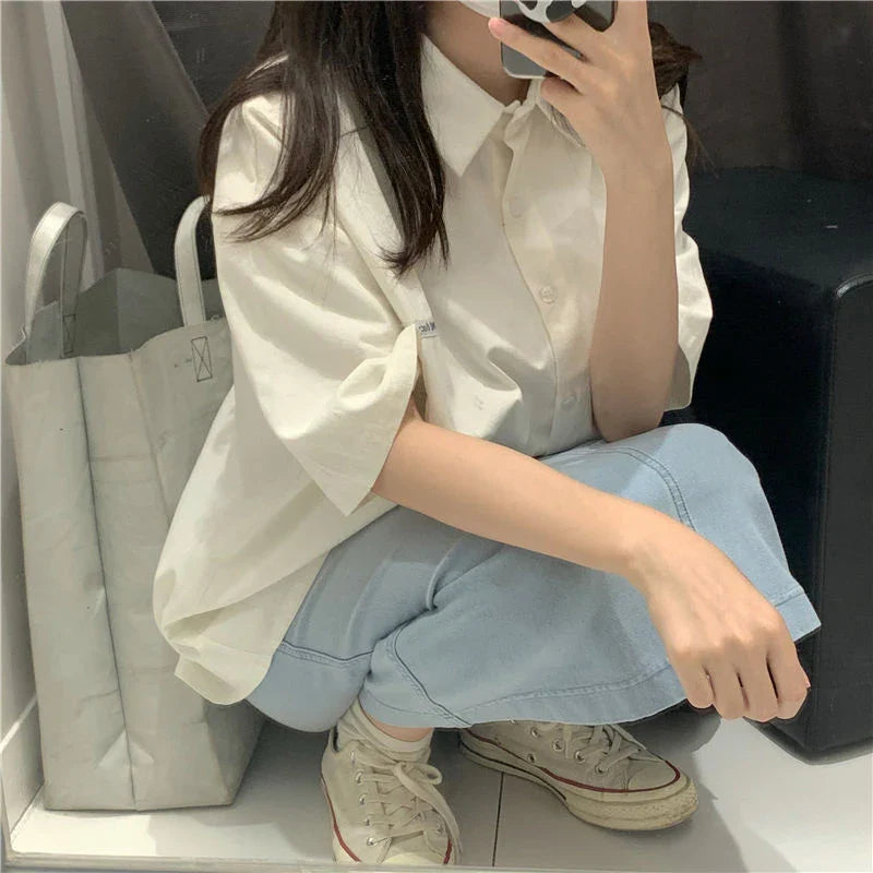 Elegant White Short Sleeve Button-Up Shirt for Women Casual Loose Fit College Style Student Top