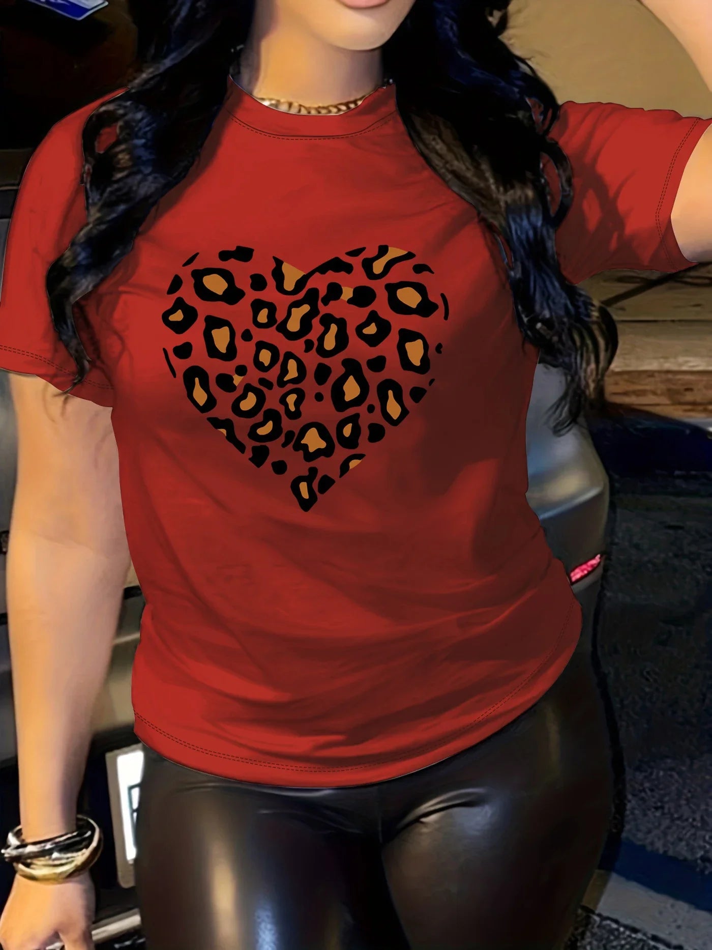 Love Print T-Shirt for Women Short Sleeve Crew Neck Casual Top Perfect for Spring and Summer