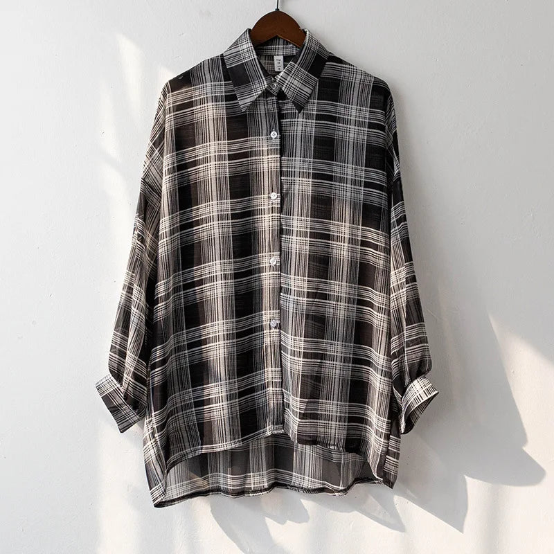 Breezy Oversized Plaid Shirt for Women Long Sleeve Collared Button-Down Blouse Casual Spring Summer Boyfriend Style Top