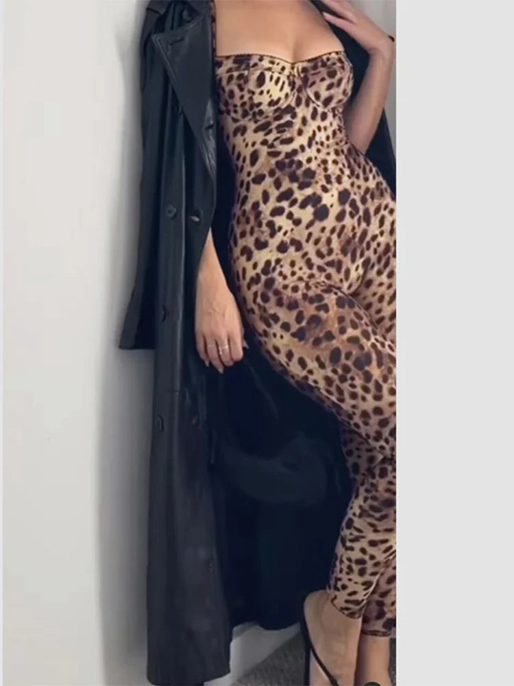 Junior Ankle-Length Sexy Halter Jumpsuit with Solid Color Cleavage and Backless Design for High Street Fashion