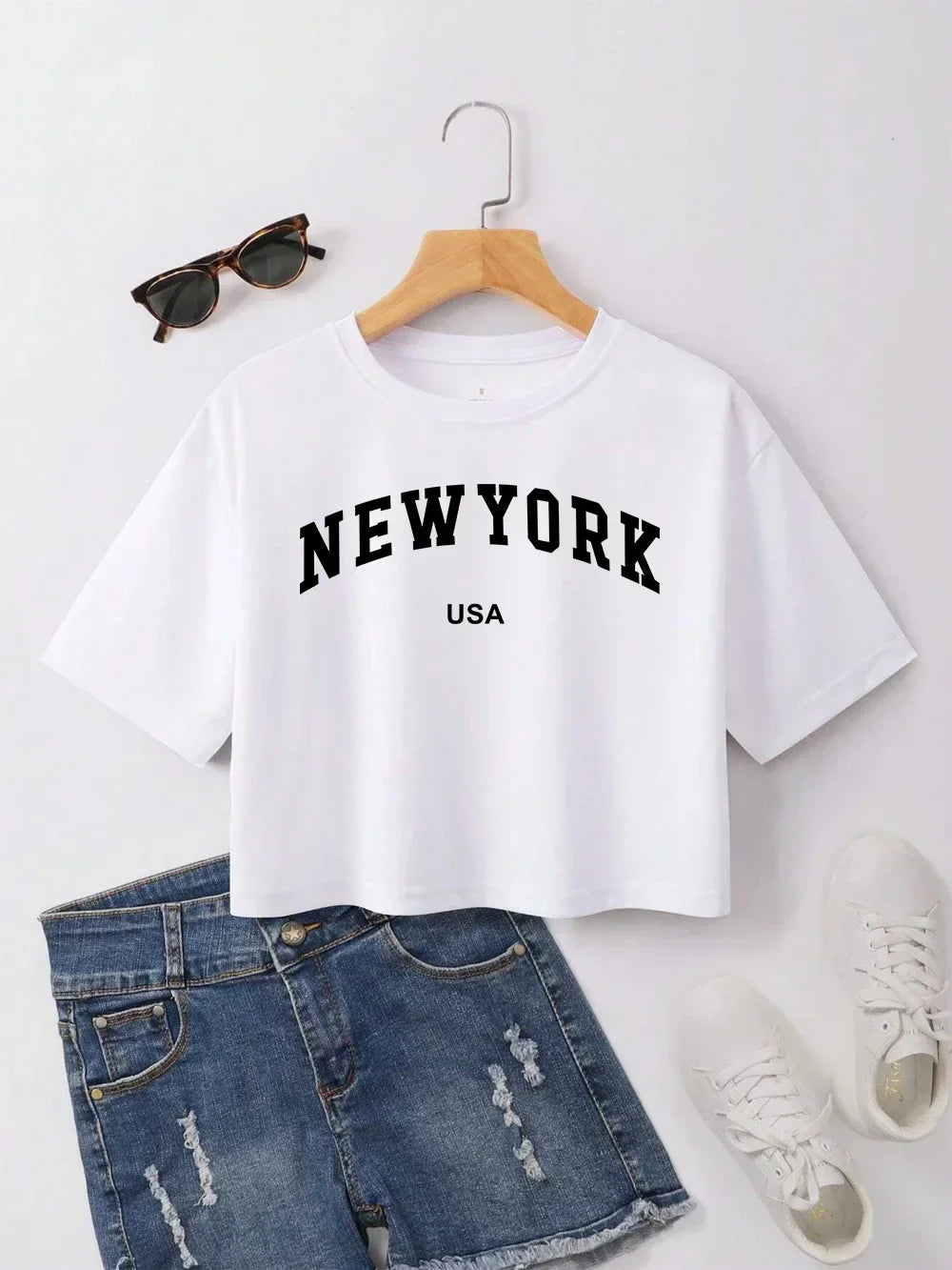 Casual Women's Printed T-Shirt with Loose Fit and Round Neck Design