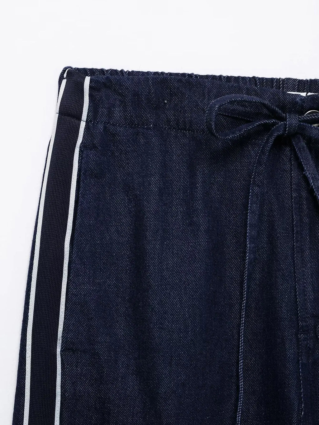 Women High Street Denim Set with Side Stripe Zipper Jacket and Lace-Up Pants for Casual Spring Fashion