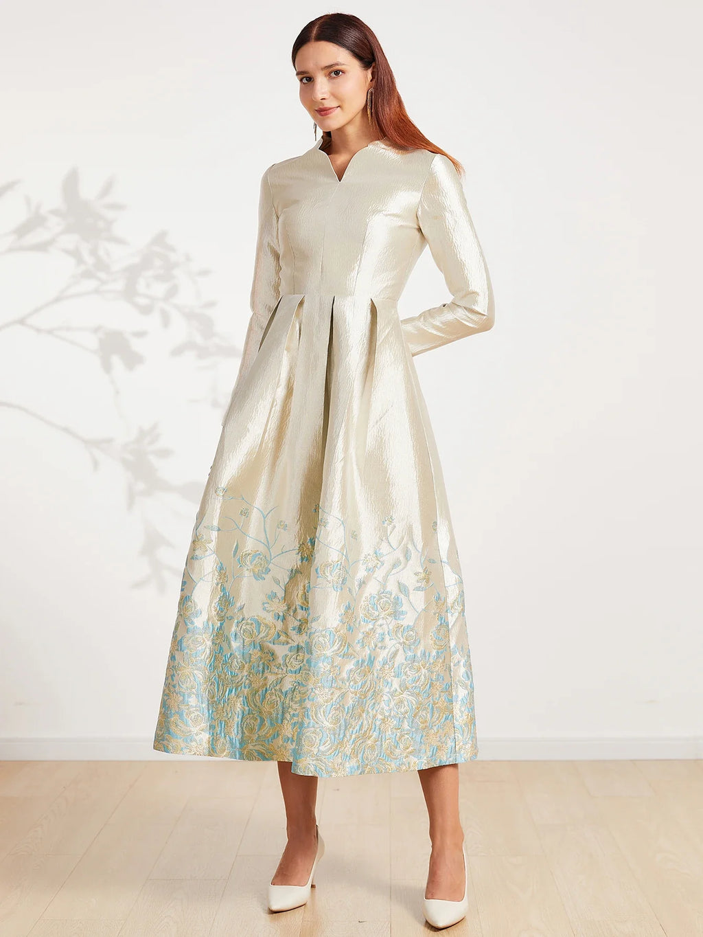 Elegant Jacquard Maxi Dress With Floral Embroidery Pattern