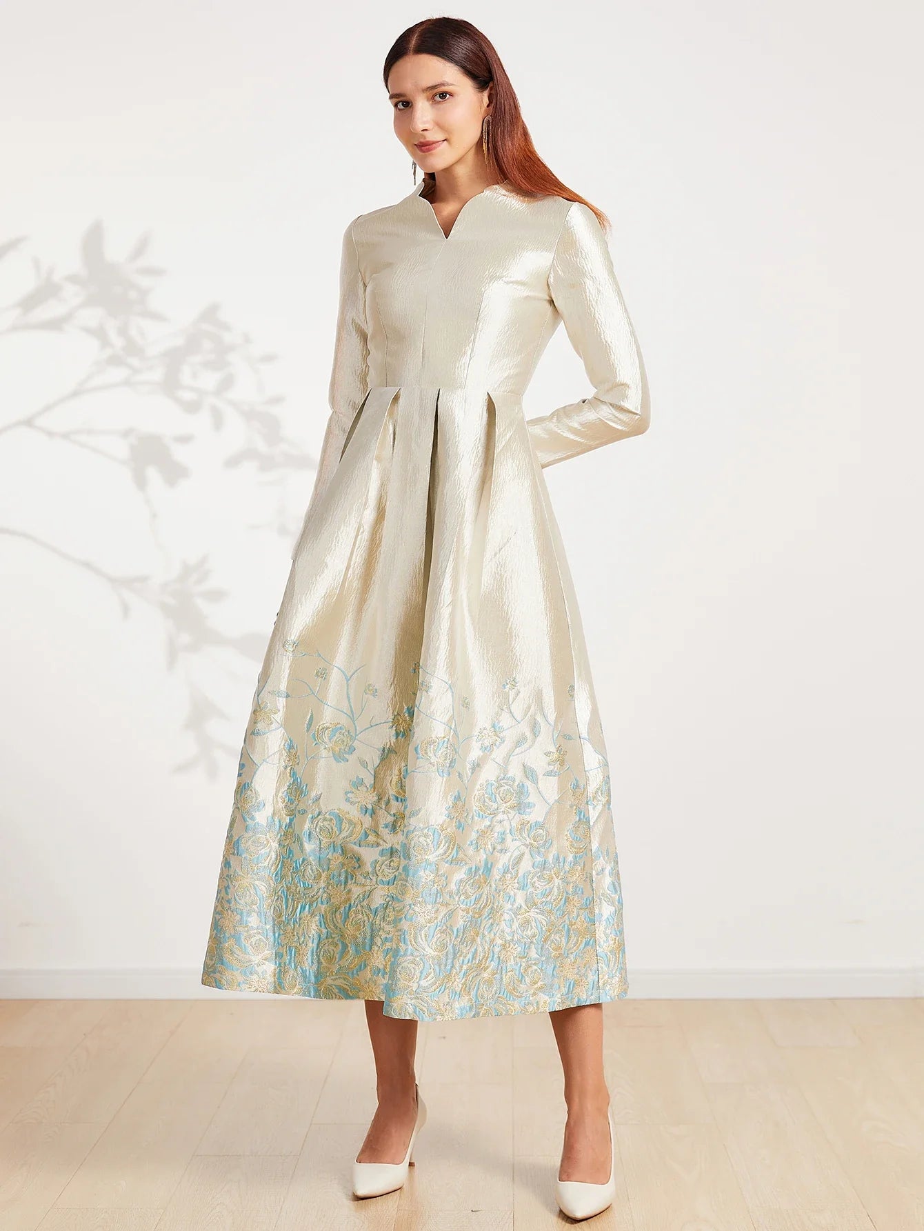 Elegant Jacquard Maxi Dress With Floral Embroidery Pattern