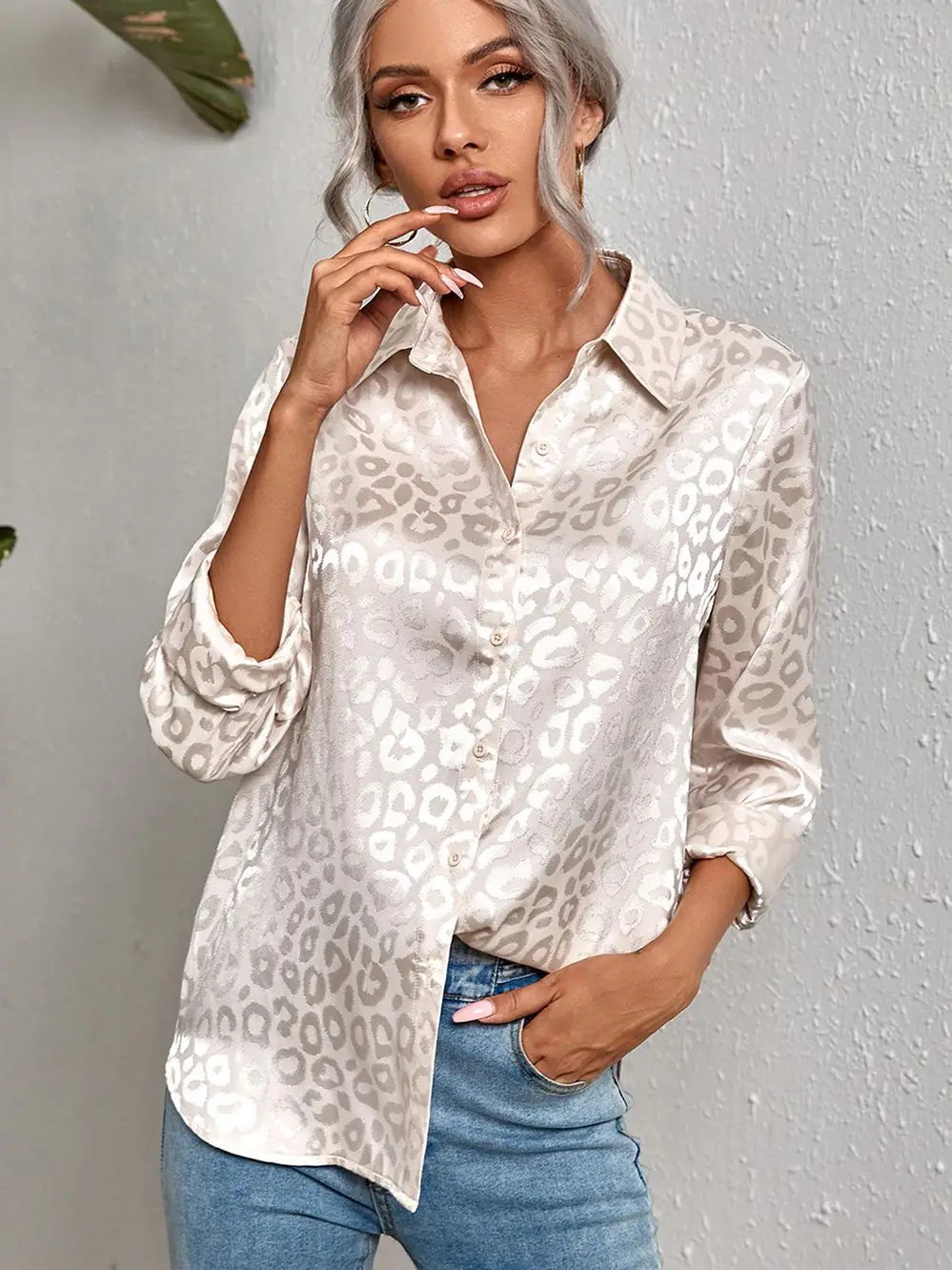 Elegant Long Sleeve Leopard Jacquard Blouse for Women with Turn Down Collar and Button Front Office Shirt Autumn Spring Fashion Top