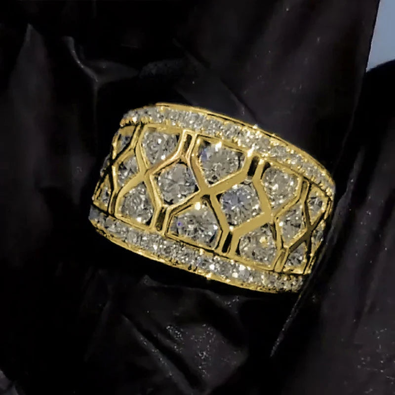 Gorgeous Women Wedding Ring with Bling Cubic Zirconia Engagement Statement Jewelry