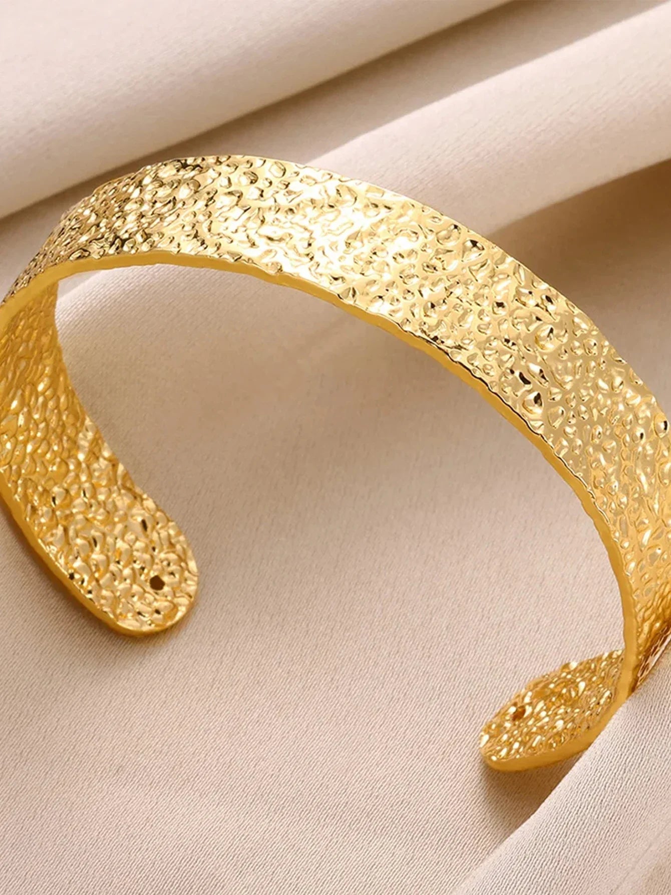 Elegant Gold Stainless Steel Bangle Bracelet with Classic Bump Pattern for Women
