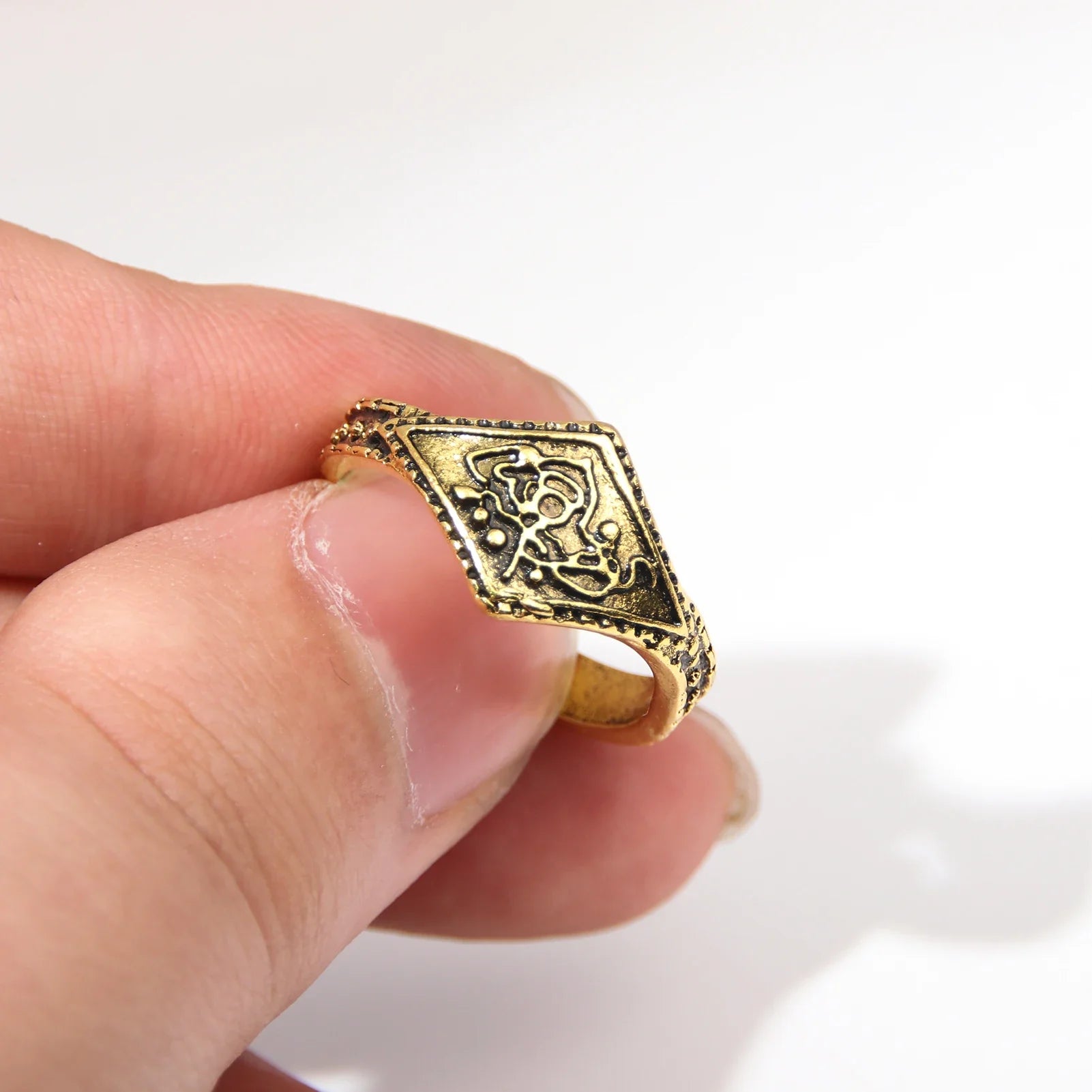 Dark Souls Adjustable Gemstone Ring Chrysanthemum Design for Cosplay Jewelry Accessories