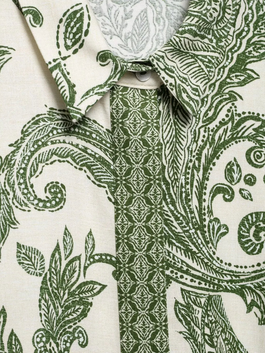 Women's Green Paisley Totem Flower Print Business Blouse Casual Retro Shirt with Turn-Down Collar and Button Closure