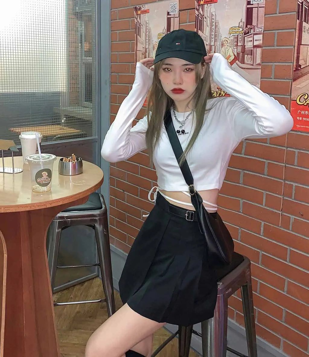 Long Sleeve Women's Crop Top Stylish Bandage Design for Spring Fashion