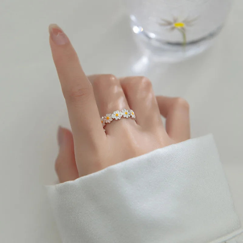 Trendy Silver Flower Ring for Women Unique Design Fashion Accessory Gift