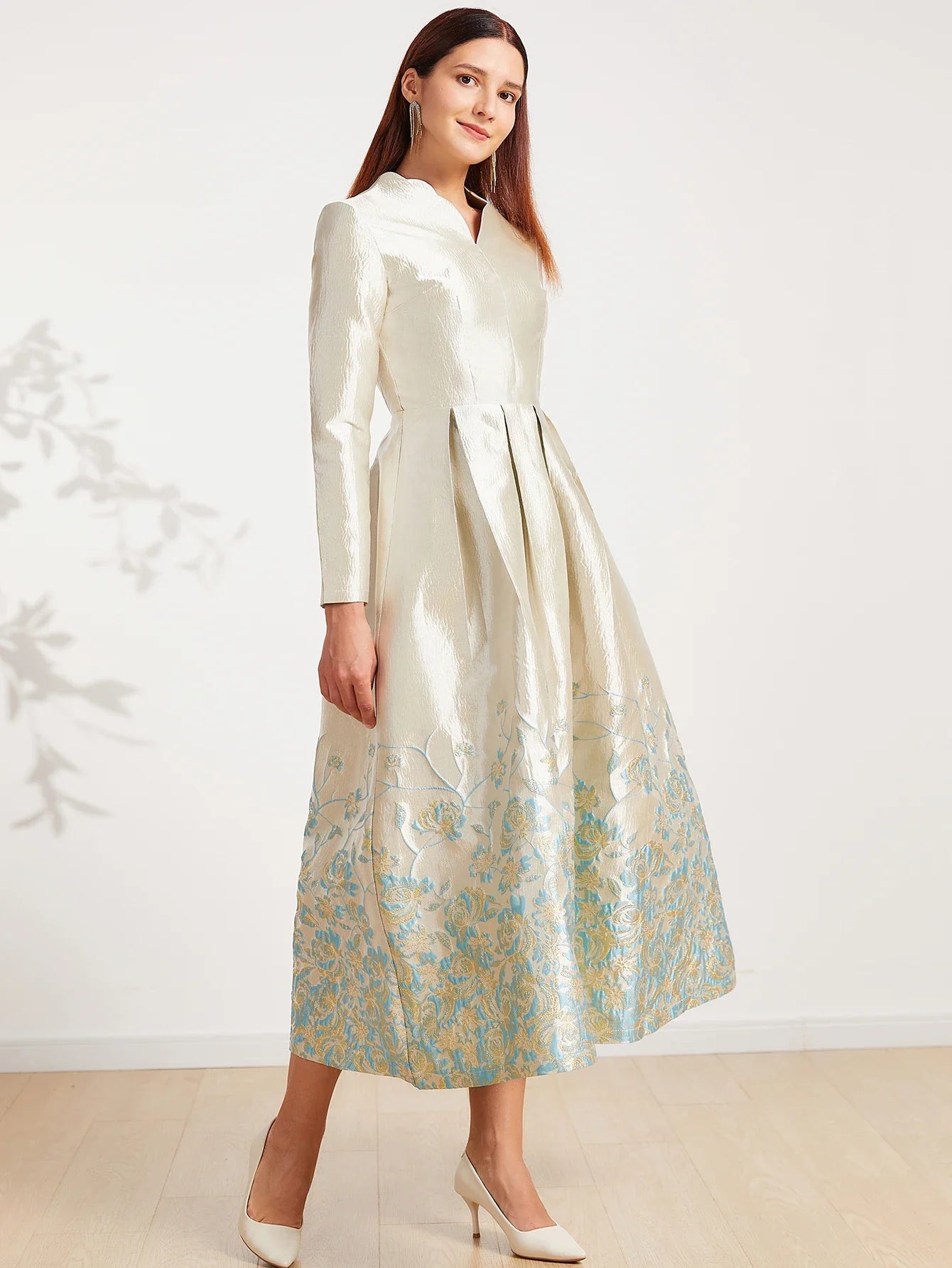 Elegant Jacquard Maxi Dress With Floral Embroidery Pattern